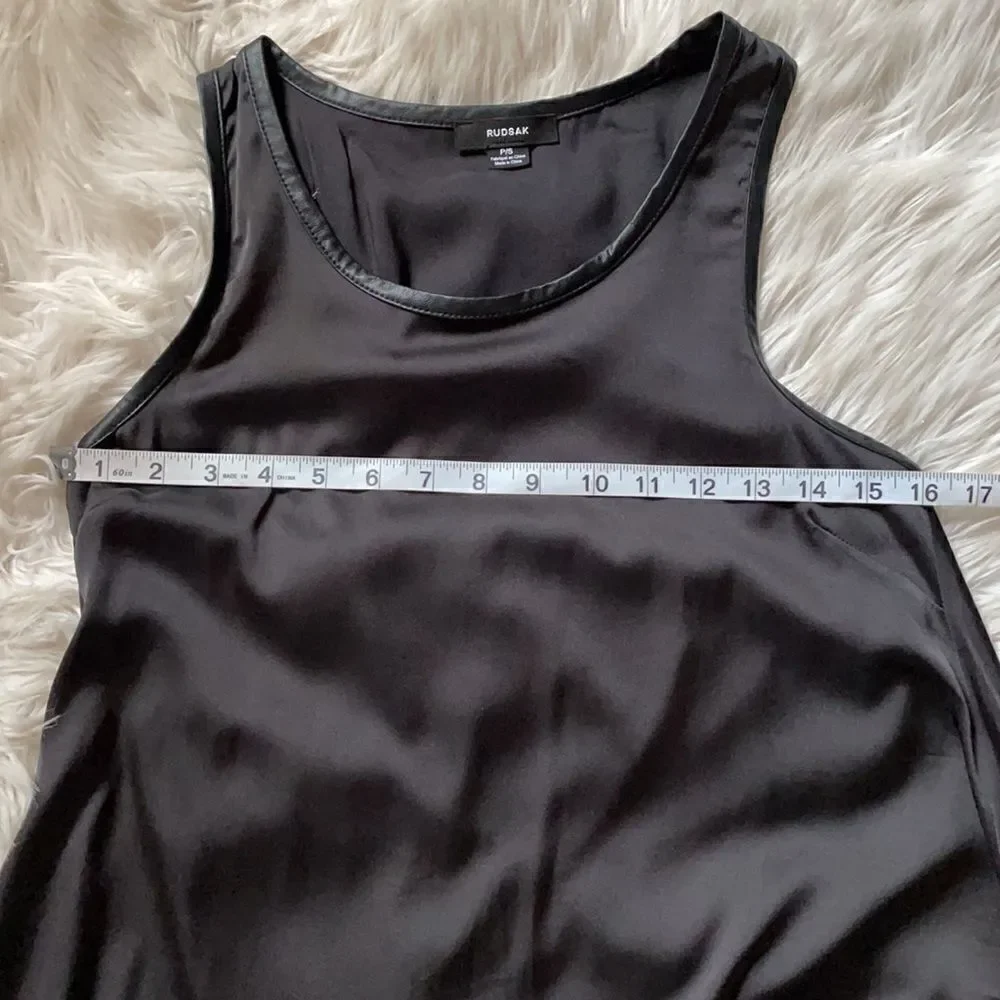 RUDSAK Black Hi/Low Silky Sleeveless Blouse w/Open Back (Size: Small) - Picture 11 of 14